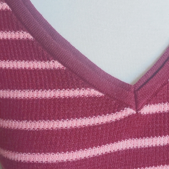 Motherhood Maternity Thin Sweater Burgandy/Pink (L) - Picture 2 of 6